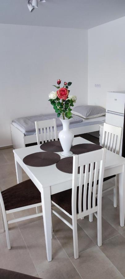 Apartman Mignon Прахатіце Екстер'єр фото